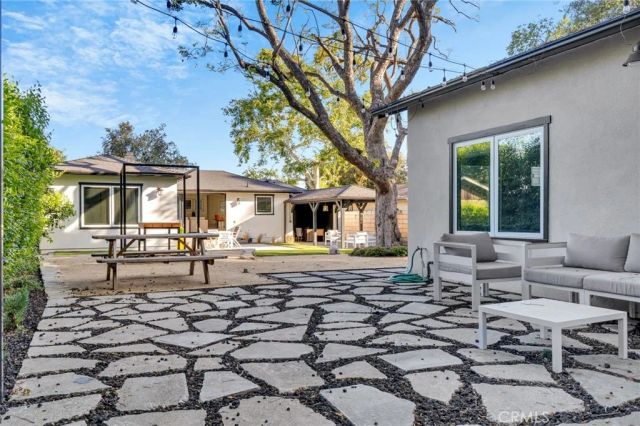 225 E Arrow, Claremont, CA 91711