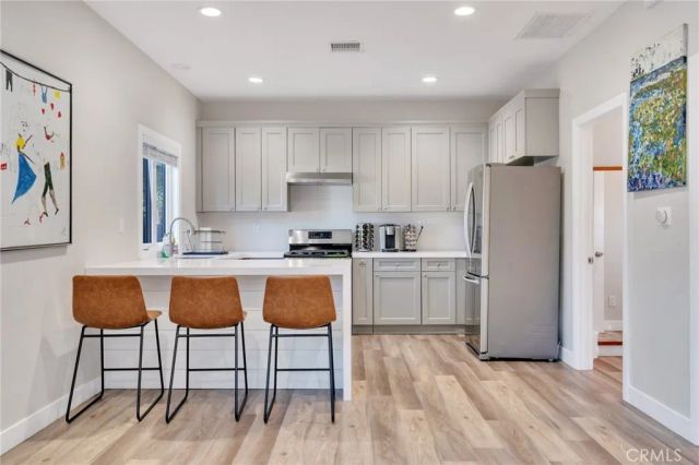 225 E Arrow, Claremont, CA 91711