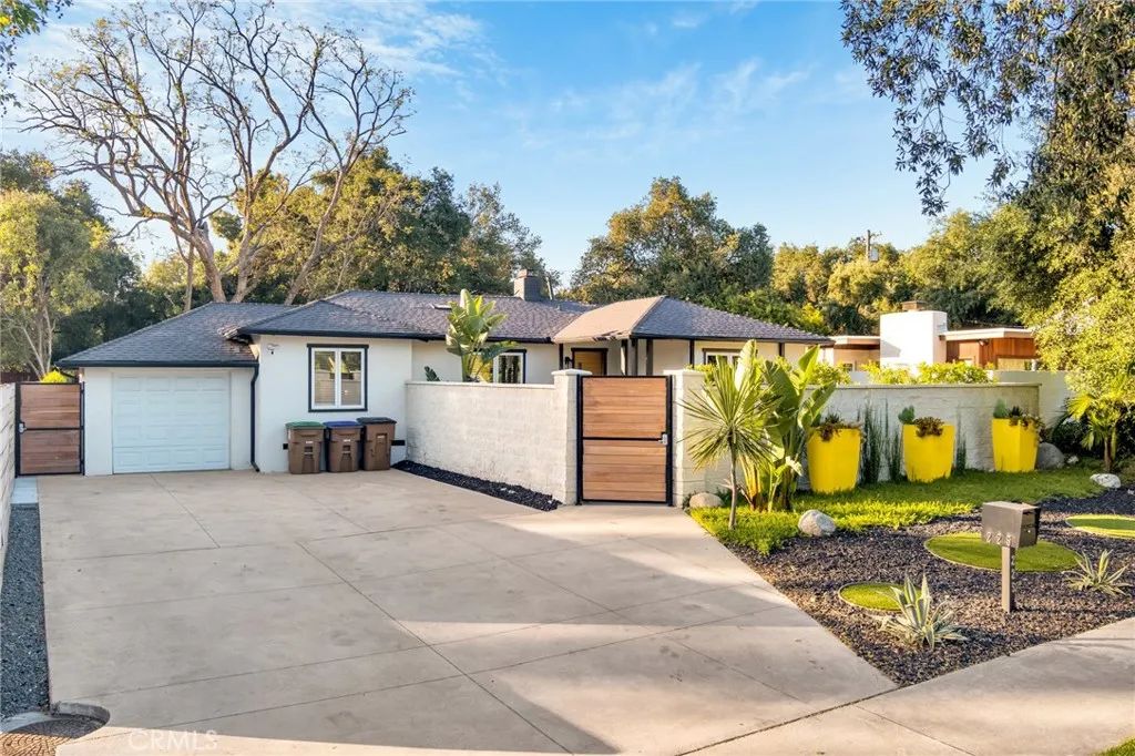 225 E Arrow, Claremont, CA 91711