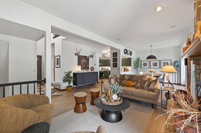 125 Wildwood Bay Drive, Mahtomedi, MN 55115
