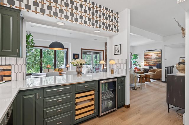 125 Wildwood Bay Drive, Mahtomedi, MN 55115