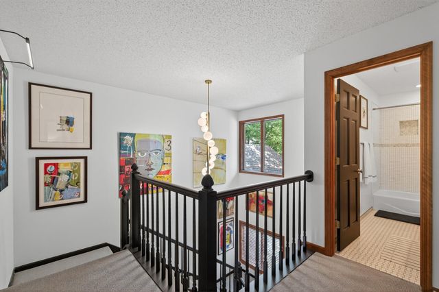 125 Wildwood Bay Drive, Mahtomedi, MN 55115