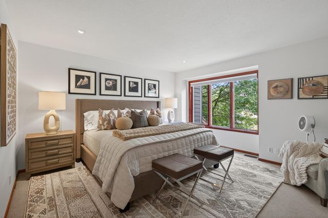 125 Wildwood Bay Drive, Mahtomedi, MN 55115