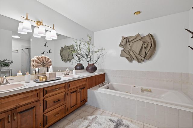 125 Wildwood Bay Drive, Mahtomedi, MN 55115