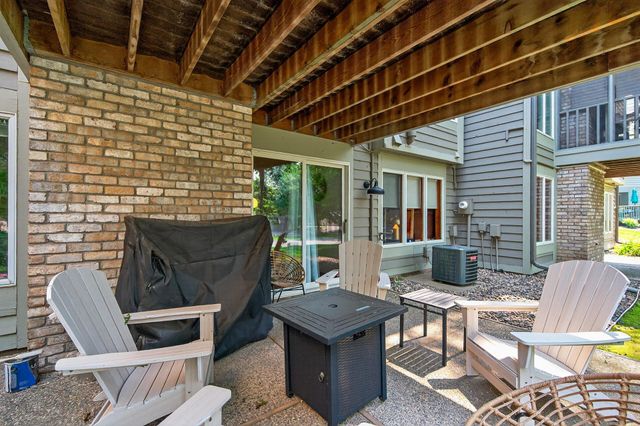 125 Wildwood Bay Drive, Mahtomedi, MN 55115