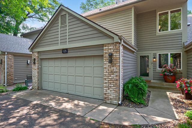 125 Wildwood Bay Drive, Mahtomedi, MN 55115