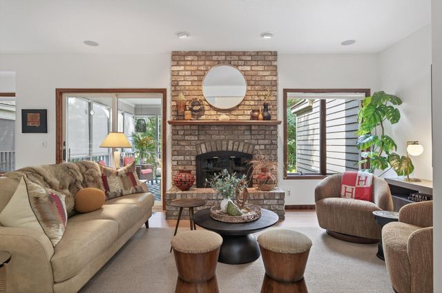 125 Wildwood Bay Drive, Mahtomedi, MN 55115