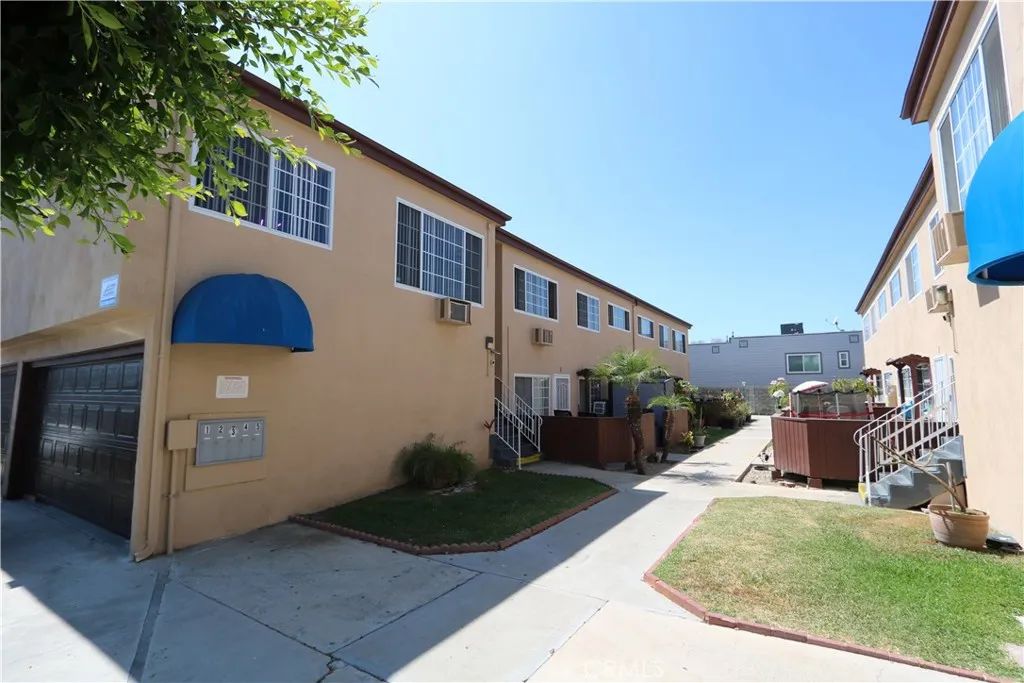 2341 Walnut, Signal Hill, CA 90755
