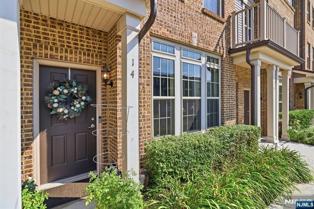 14 Leahy Drive, Wood Ridge, NJ 07075