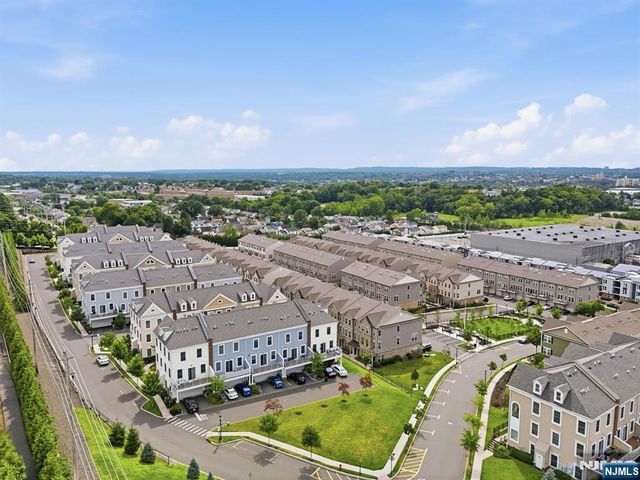 14 Leahy Drive, Wood Ridge, NJ 07075