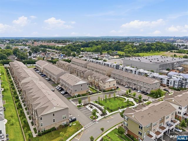 14 Leahy Drive, Wood Ridge, NJ 07075