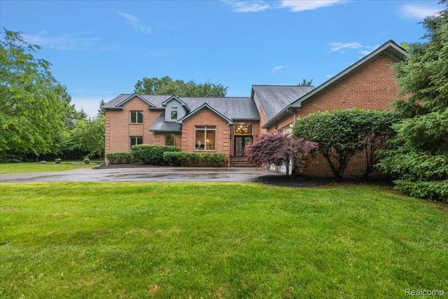 4700 Botany Glen, Commerce Charter Township, MI 48382