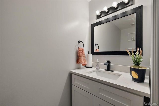 4700 Botany Glen, Commerce Charter Township, MI 48382