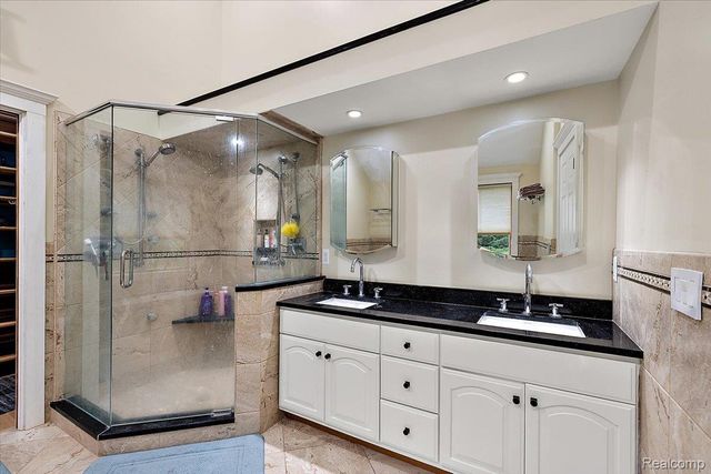 4700 Botany Glen, Commerce Charter Township, MI 48382