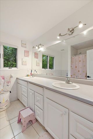 4700 Botany Glen, Commerce Charter Township, MI 48382