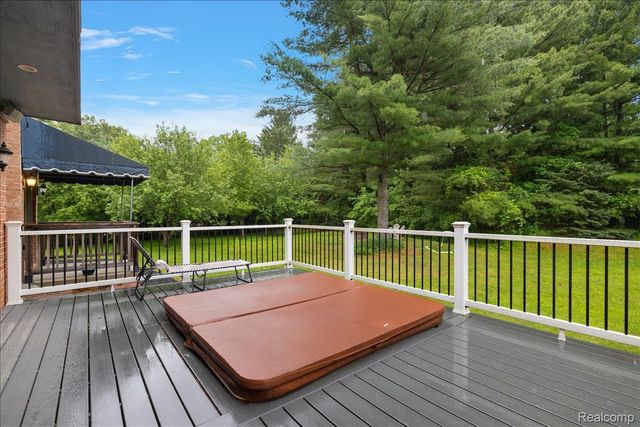 4700 Botany Glen, Commerce Charter Township, MI 48382