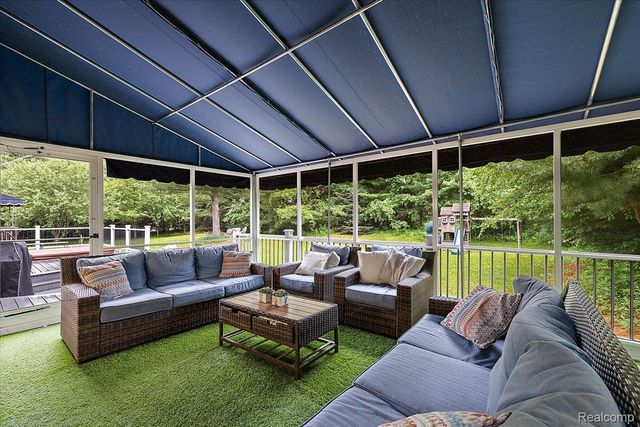4700 Botany Glen, Commerce Charter Township, MI 48382