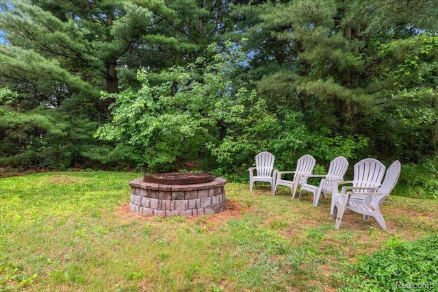 4700 Botany Glen, Commerce Charter Township, MI 48382