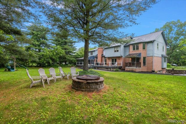 4700 Botany Glen, Commerce Charter Township, MI 48382