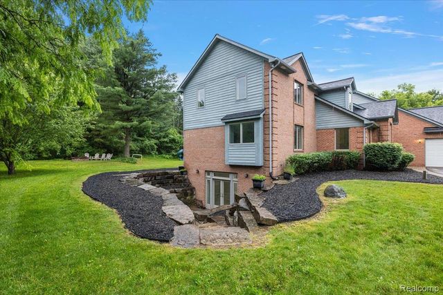 4700 Botany Glen, Commerce Charter Township, MI 48382
