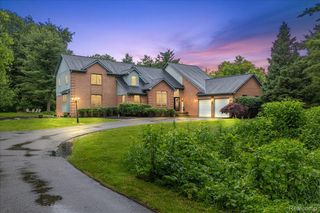 4700 Botany Glen, Commerce Charter Township, MI 48382