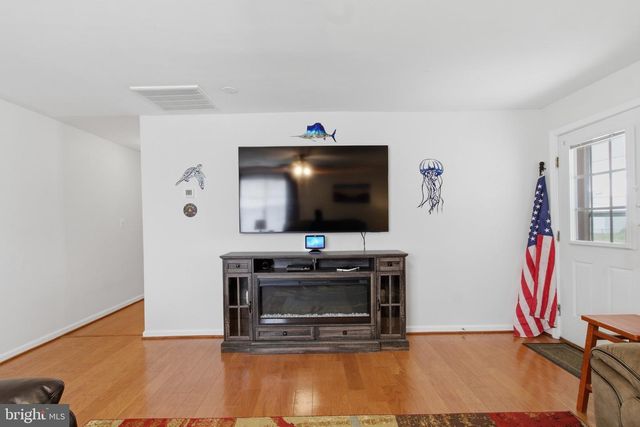 1900 MALTRAVERS RD, Glen Burnie, MD 21060