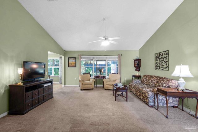 8751 Ramble Woods Dr, Pensacola, FL 32514