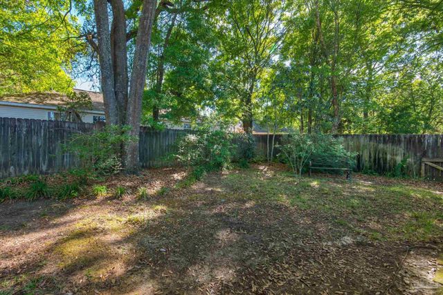 8751 Ramble Woods Dr, Pensacola, FL 32514
