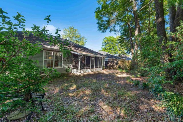 8751 Ramble Woods Dr, Pensacola, FL 32514