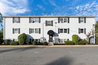 3682 N Main St 7, Fall River, MA 02720