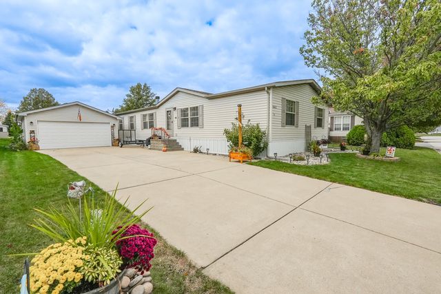 1063 Woodlawn Drive, Manteno, IL 60950