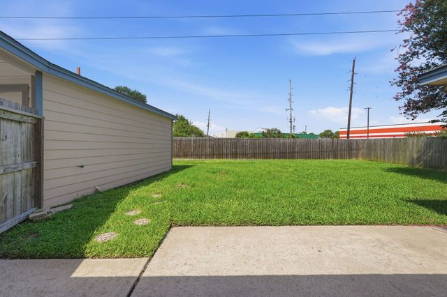 15226 Windy Cove Drive, Houston, TX 77095
