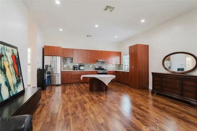 833 E Verdugo Avenue, Burbank, CA 91501