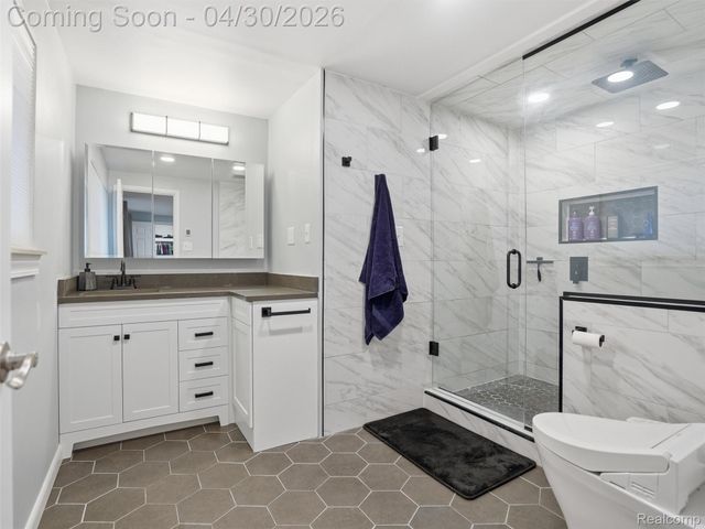 30006 Rambling Road, Southfield, MI 48076