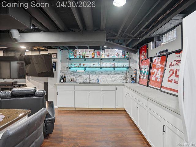 30006 Rambling Road, Southfield, MI 48076