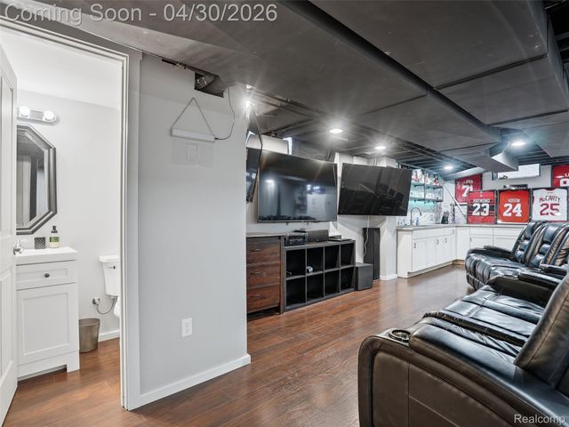 30006 Rambling Road, Southfield, MI 48076