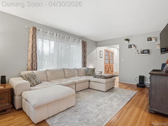 30006 Rambling Road, Southfield, MI 48076