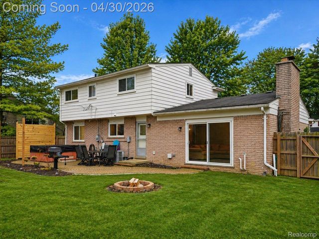 30006 Rambling Road, Southfield, MI 48076