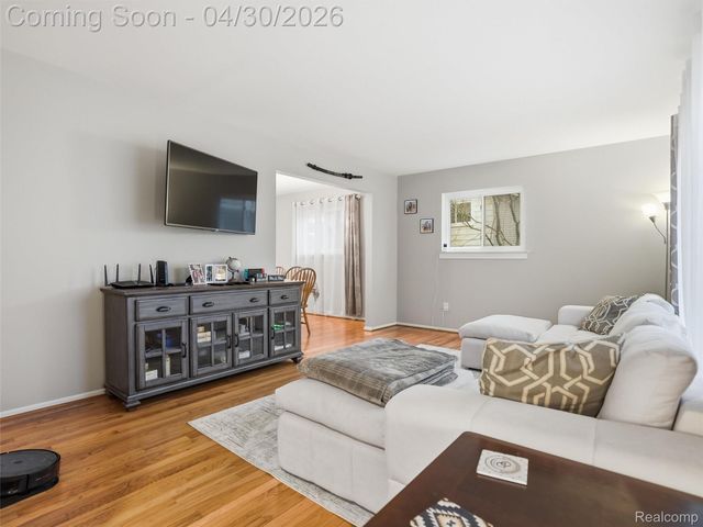 30006 Rambling Road, Southfield, MI 48076