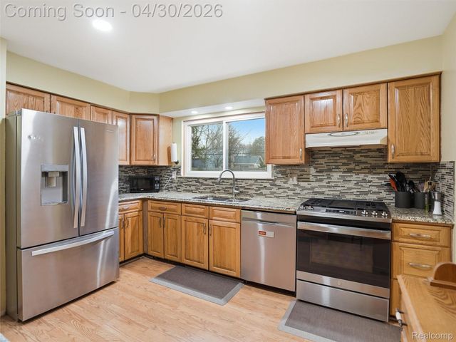 30006 Rambling Road, Southfield, MI 48076