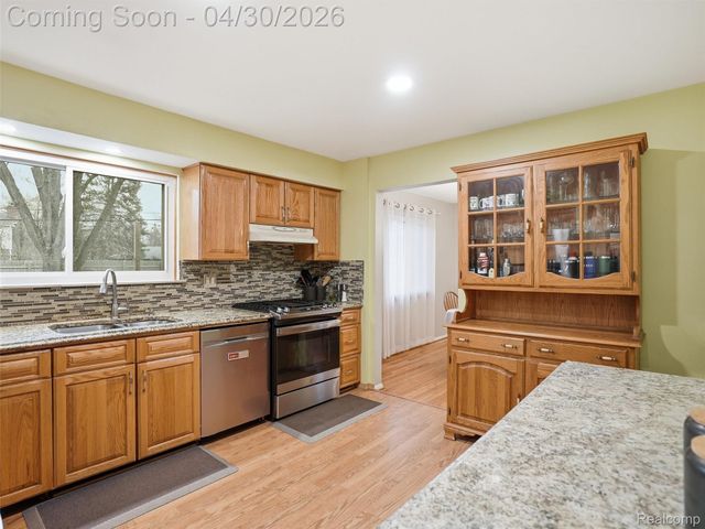 30006 Rambling Road, Southfield, MI 48076