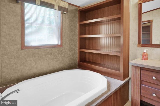 212 BARONS HILL RD, Honey Brook, PA 19344