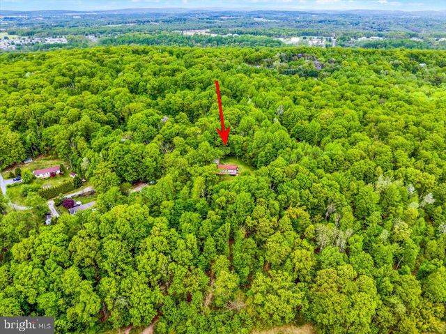 212 BARONS HILL RD, Honey Brook, PA 19344