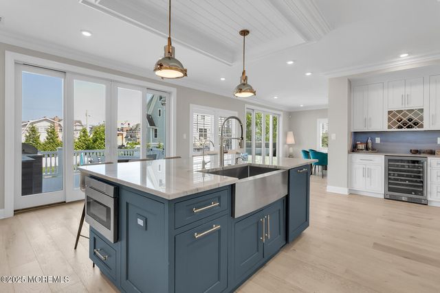 915 Barnegat Lane, Mantoloking, NJ 08738