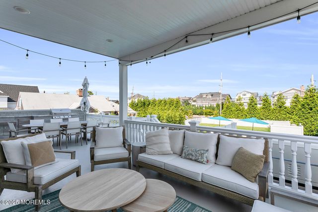 915 Barnegat Lane, Mantoloking, NJ 08738