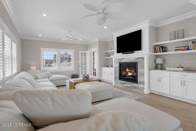 915 Barnegat Lane, Mantoloking, NJ 08738