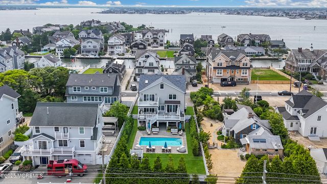 915 Barnegat Lane, Mantoloking, NJ 08738