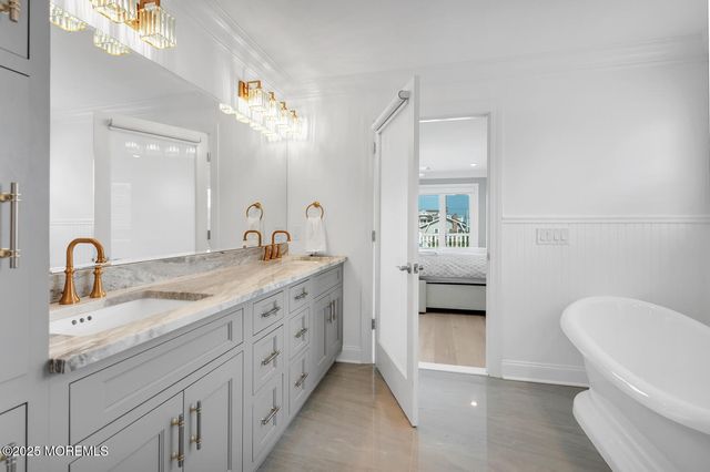 915 Barnegat Lane, Mantoloking, NJ 08738