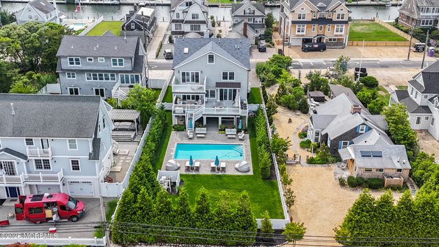 915 Barnegat Lane, Mantoloking, NJ 08738