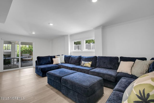 915 Barnegat Lane, Mantoloking, NJ 08738